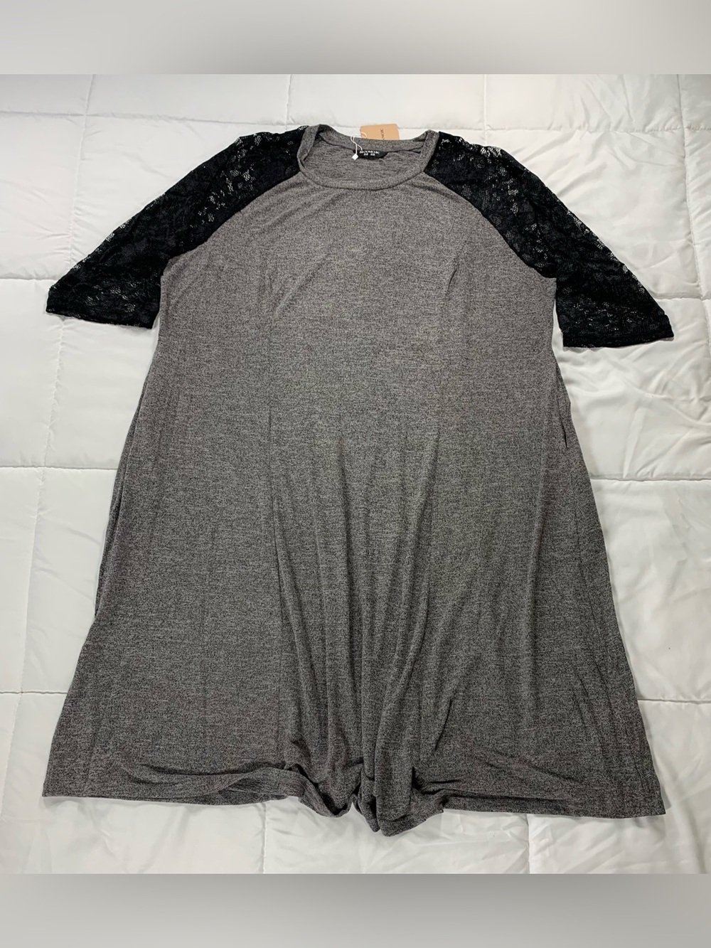 New BLOOMCHIC top size 26
